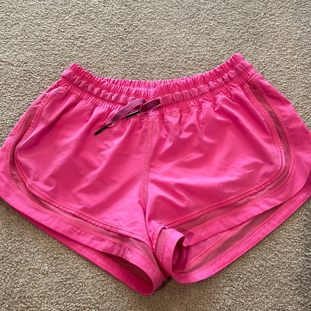 Lululemon hotty hot short 6 pink